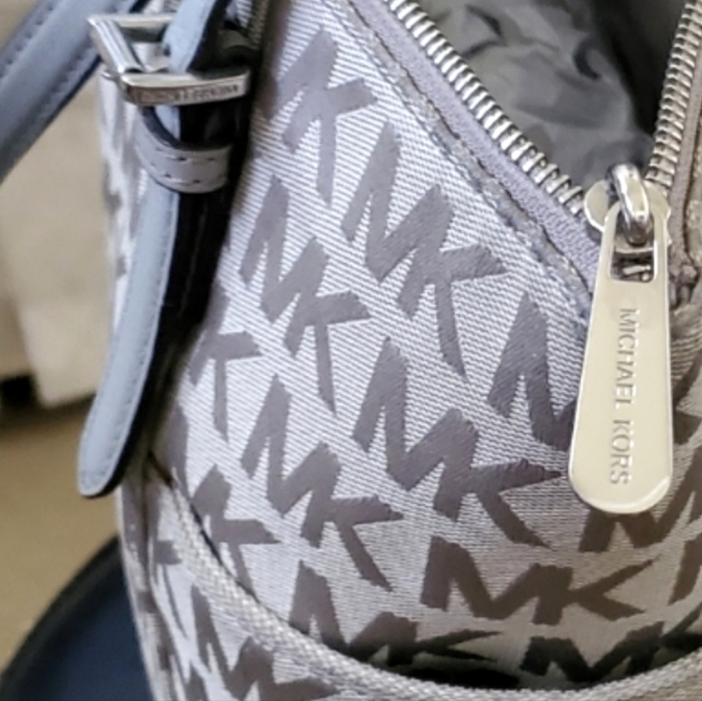 Michael Kors Jet Set Signature Light Grey Canvas Leather East West Shoulder Tote - Picture 3 of 11
